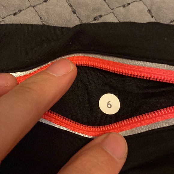 Lululemon Speed Run Shorts - Picture 4 of 7